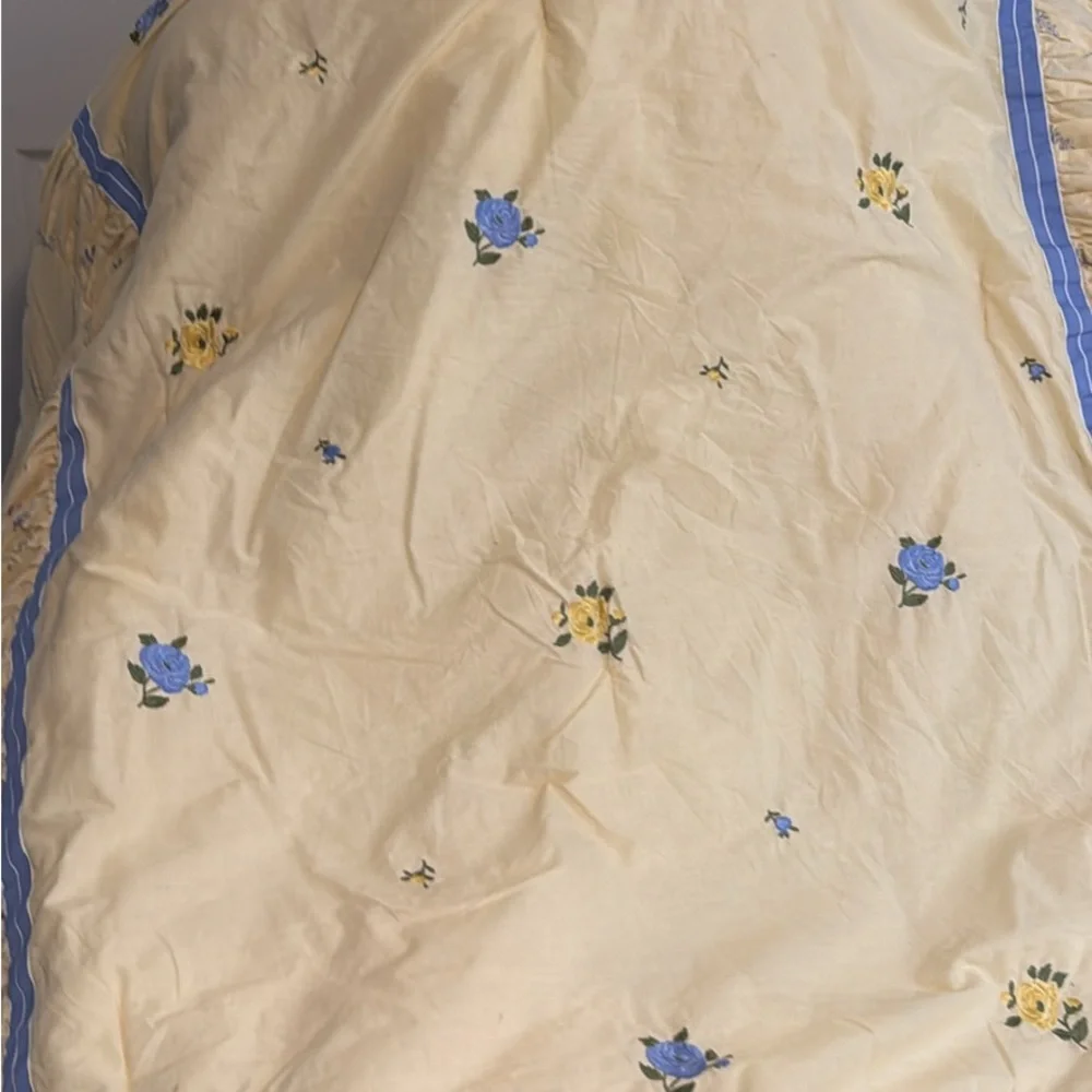 Laura Ashley twin yellow & periwinkle blue Floral Bedding 3 piece set